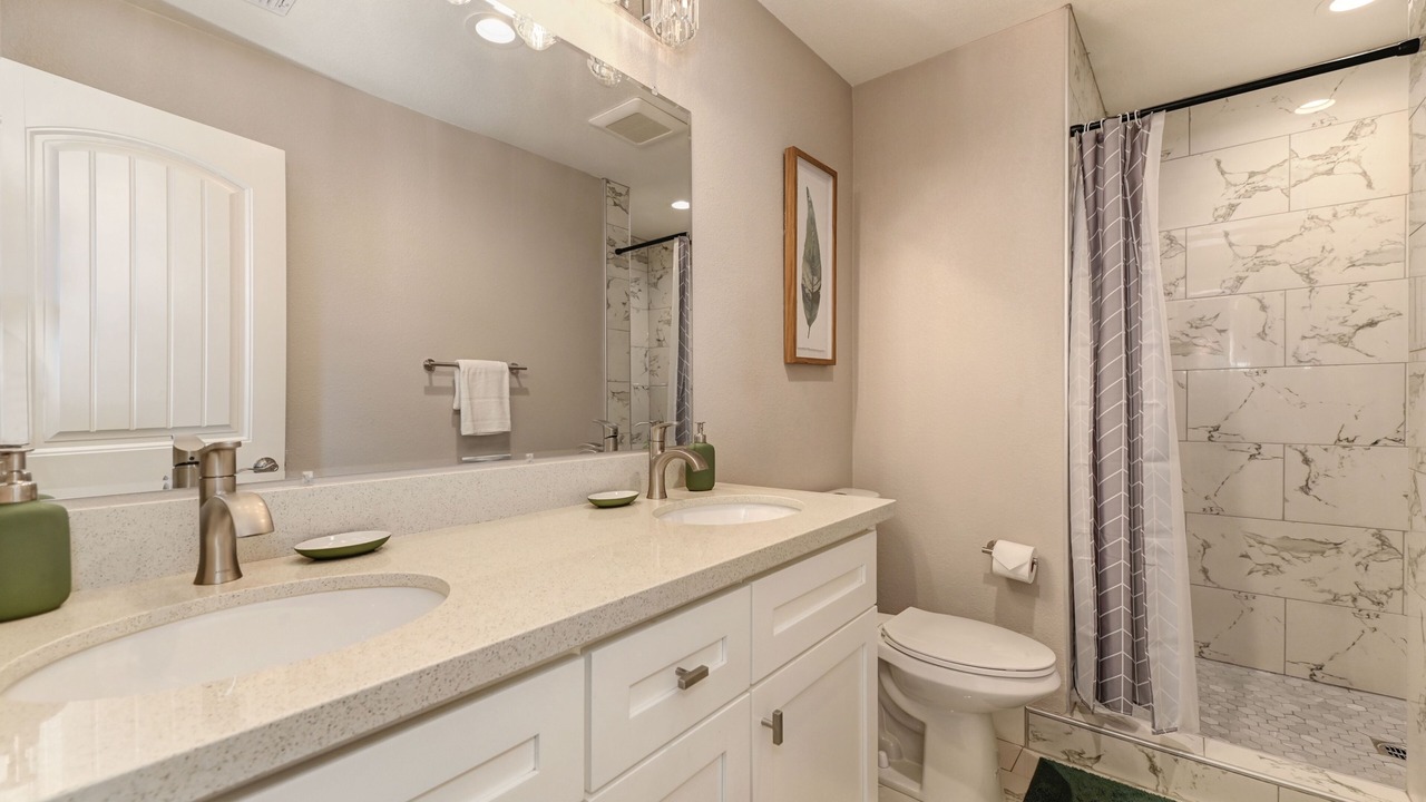 Photo of Bathroom in North Oak Park