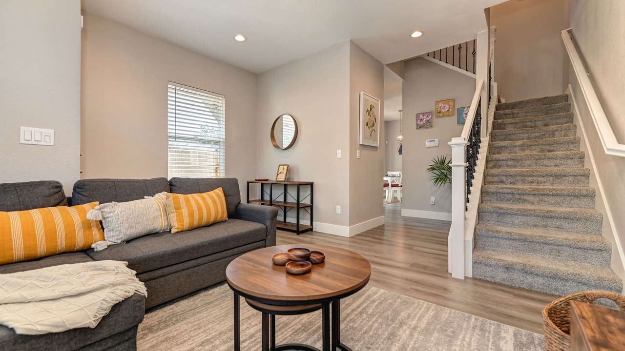 Photo of Livingroom in North Oak Park