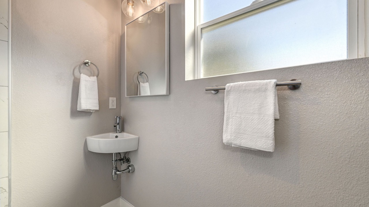 Photo of Bathroom in North Oak Park