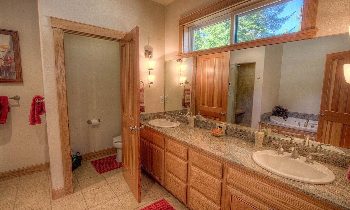 Photo of Bathroom in Kingswood Estates