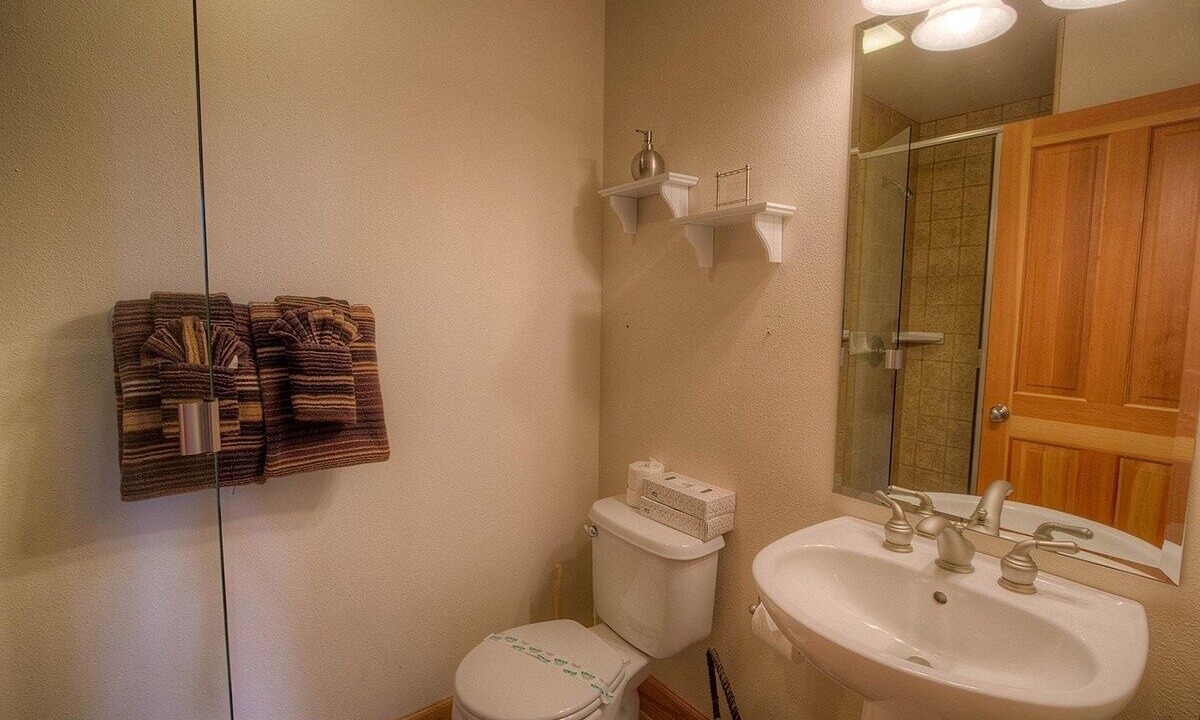 Photo of Bathroom in Kingswood Estates