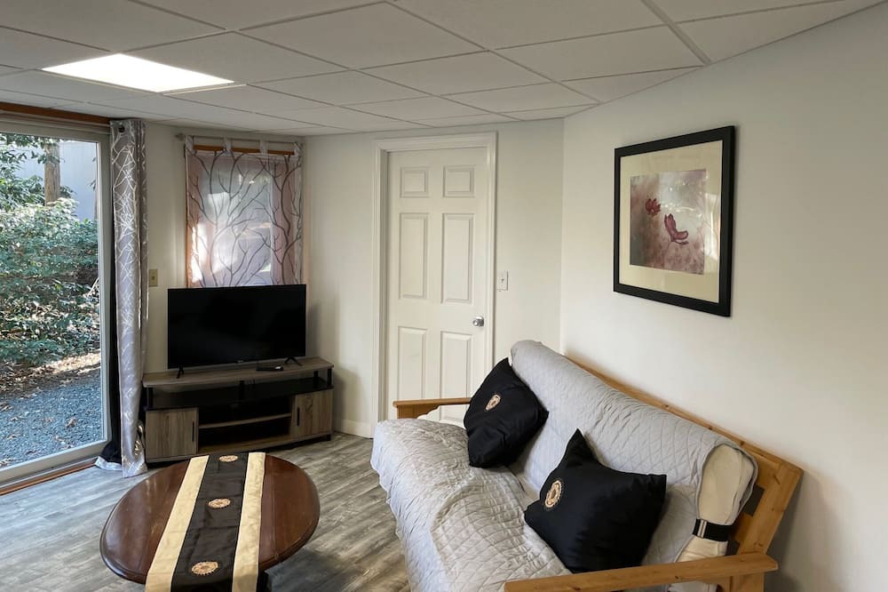 Photo of Livingroom in West Falmouth