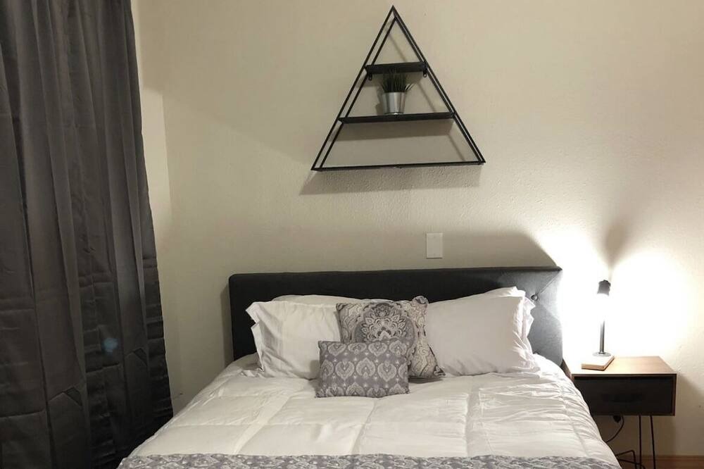 Photo of Bedroom in Battle Ground