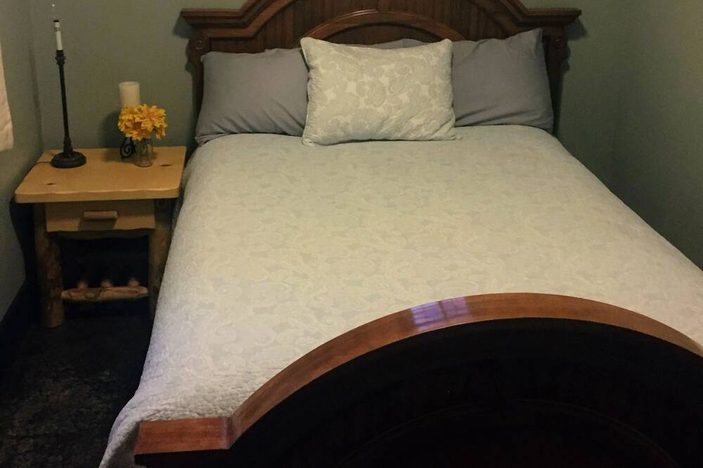 Photo of Bedroom in Creston