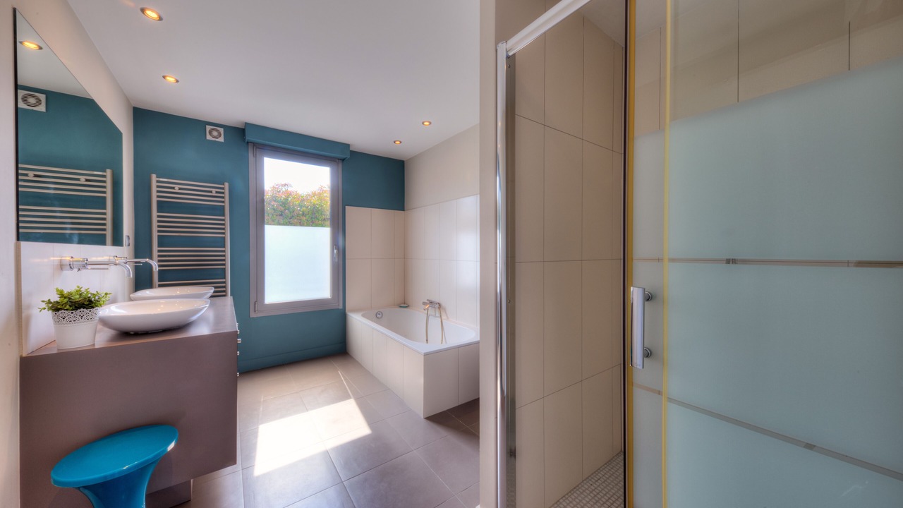 Photo of Others in Carros