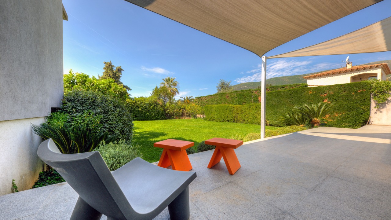 Photo of Patio Balcony in Carros