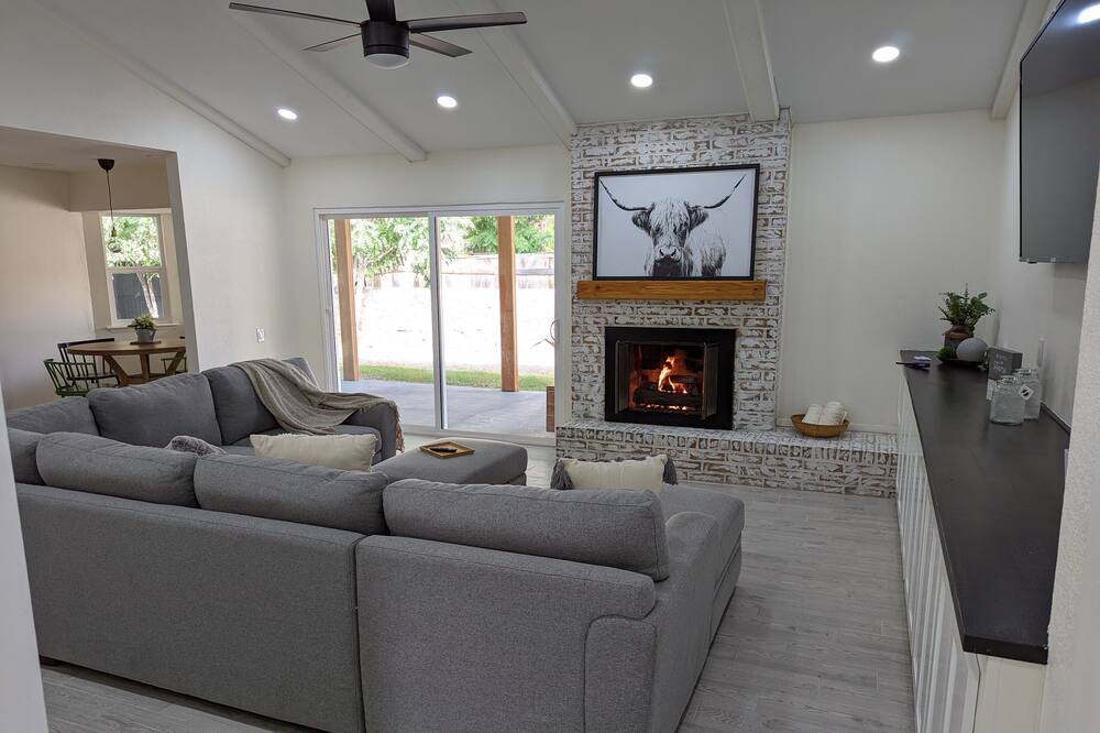 Photo of Livingroom in El Paso