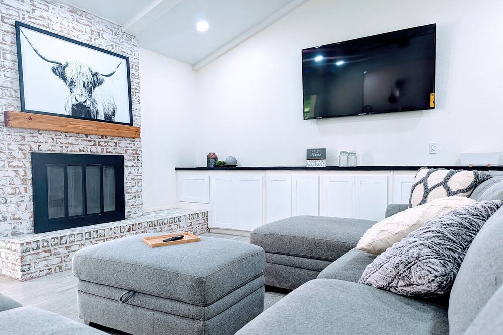 Photo of Livingroom in El Paso