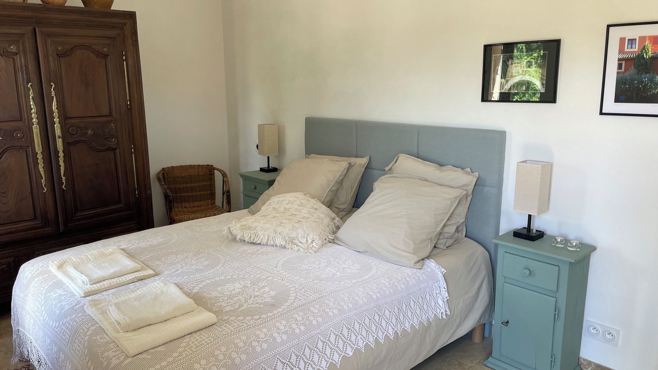 Photo of Bedroom in Simiane-la-Rotonde