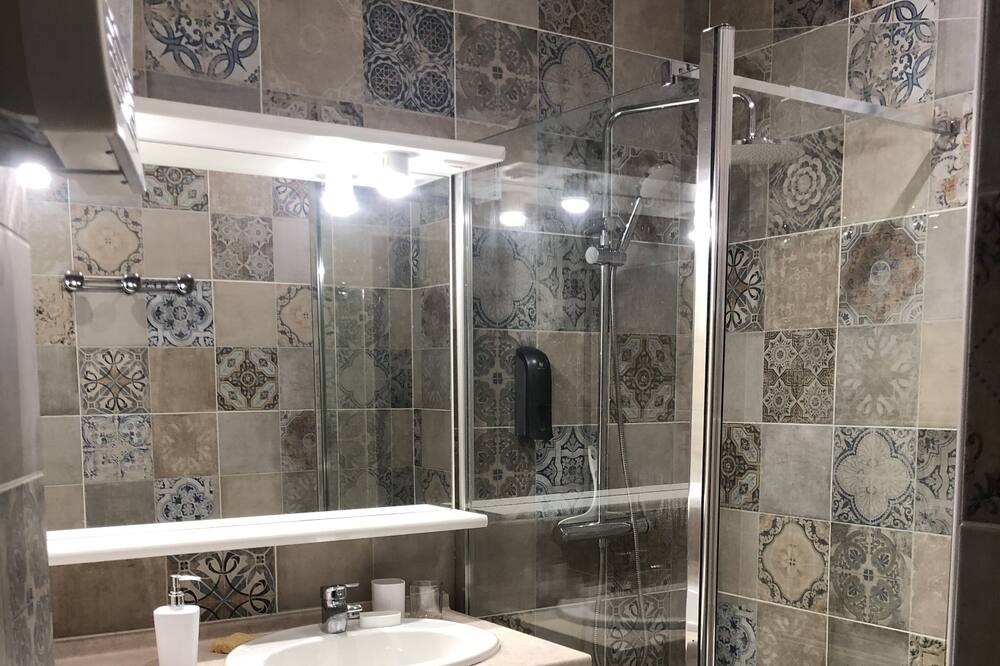 Photo of Bathroom in Auvillar
