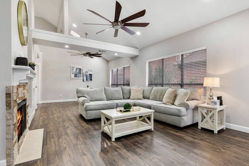 Photo of Livingroom in North Central Carrollton