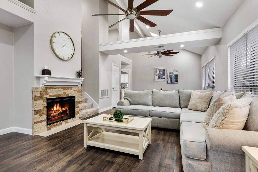 Photo of Livingroom in North Central Carrollton