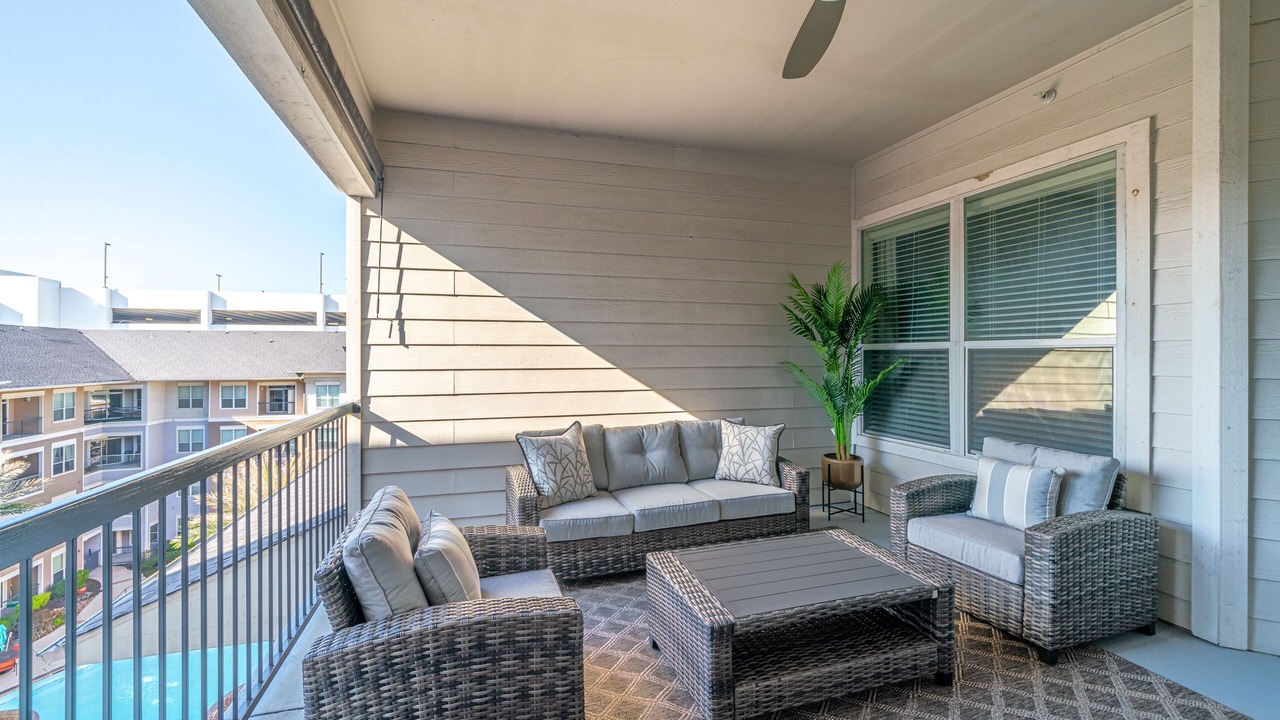 Photo of Patio Balcony in Astrodome