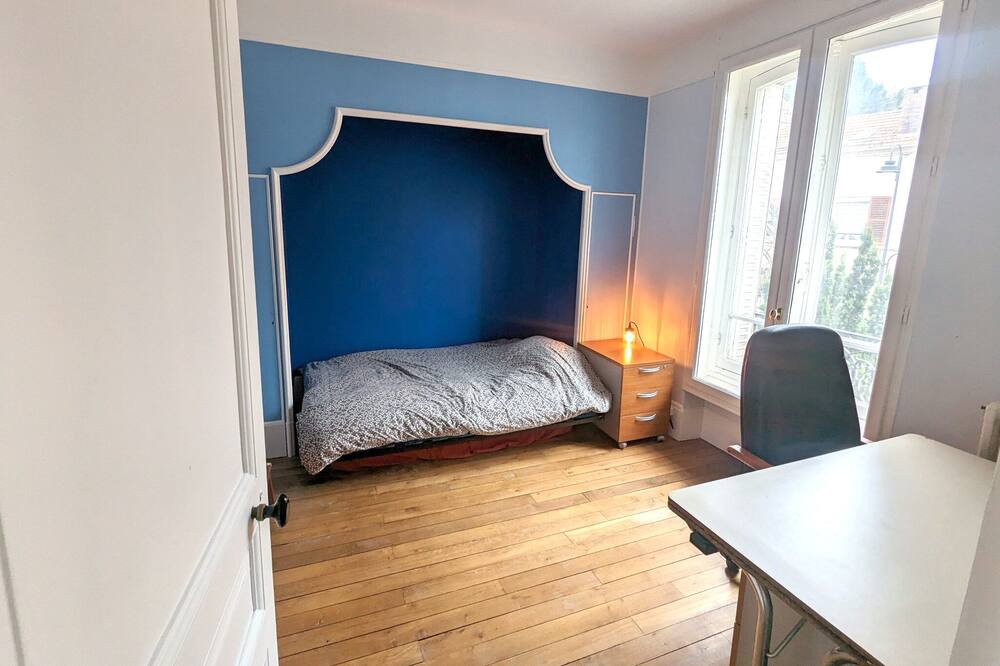 Photo of Bedroom in Mery-sur-Oise