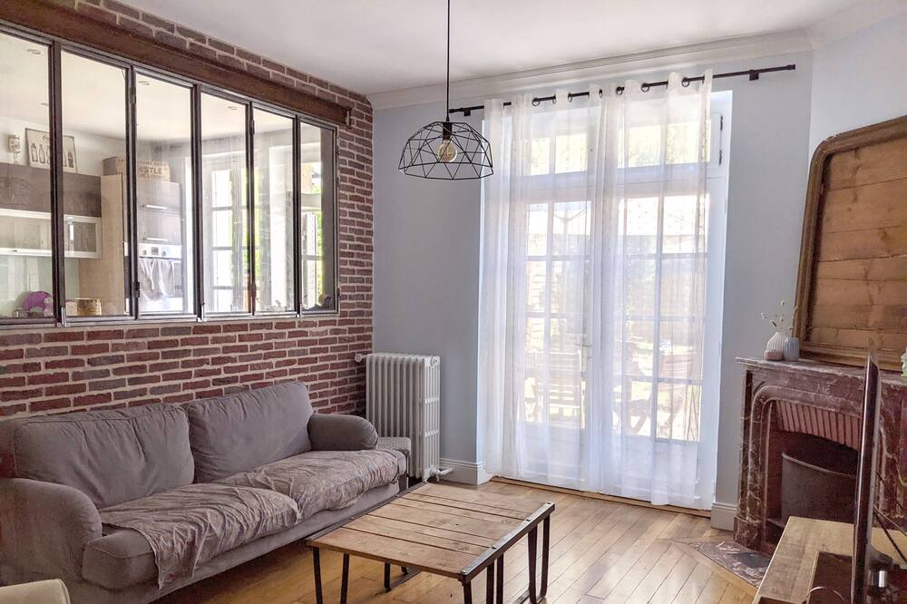 Photo of Livingroom in Mery-sur-Oise