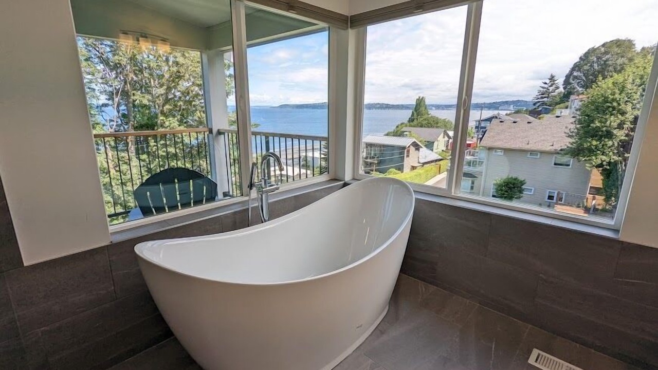 Photo of Bathroom in North Admiral