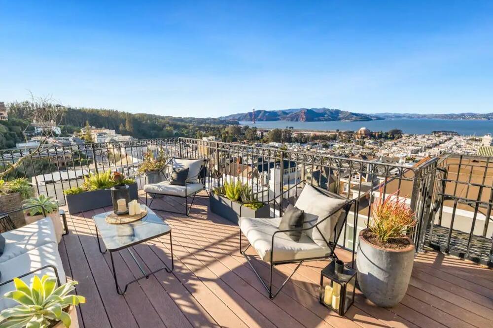 Photo of Others in Pacific Heights