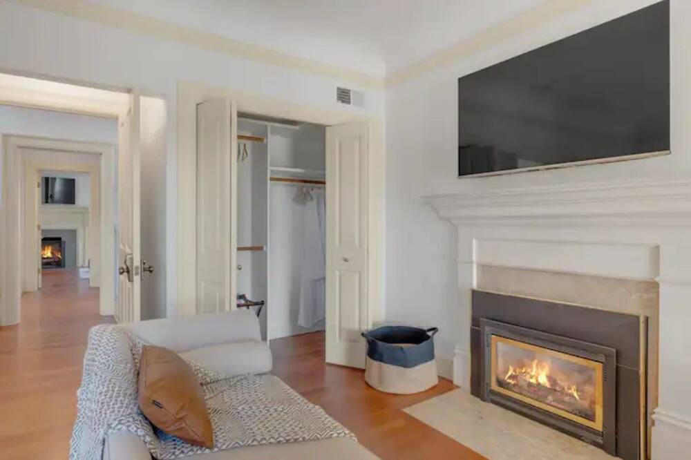 Photo of Livingroom in Pacific Heights