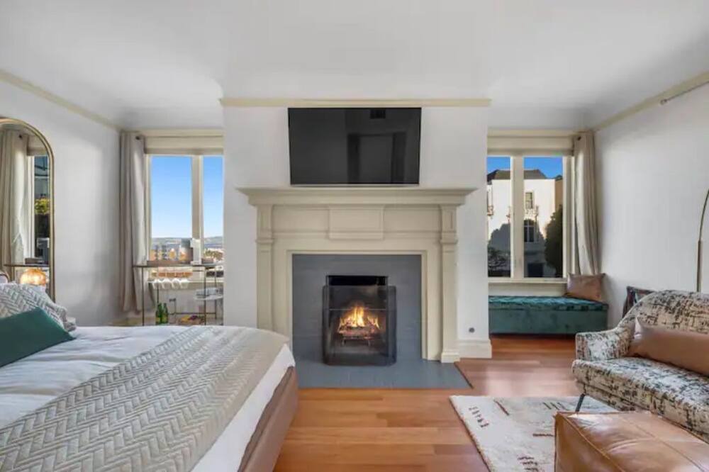 Photo of Bedroom in Pacific Heights