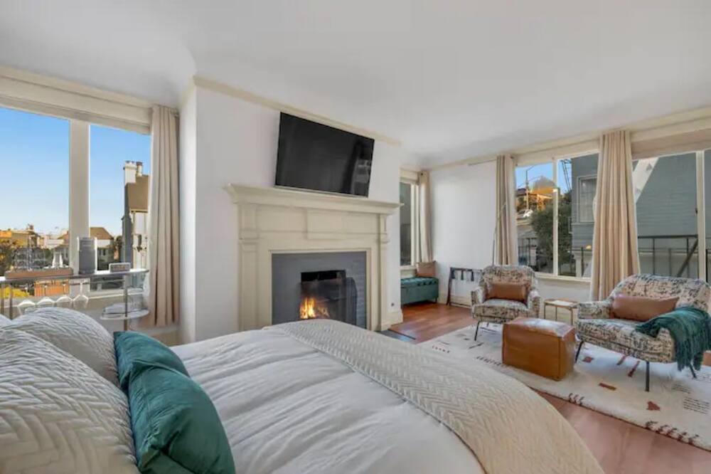 Photo of Others in Pacific Heights