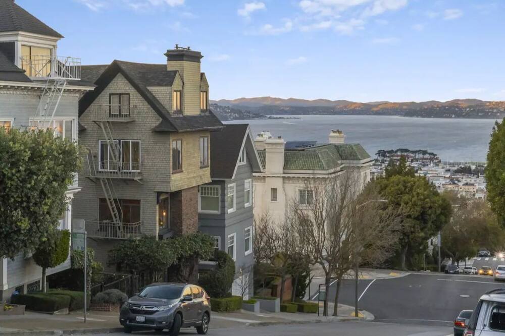 Photo of Others in Pacific Heights