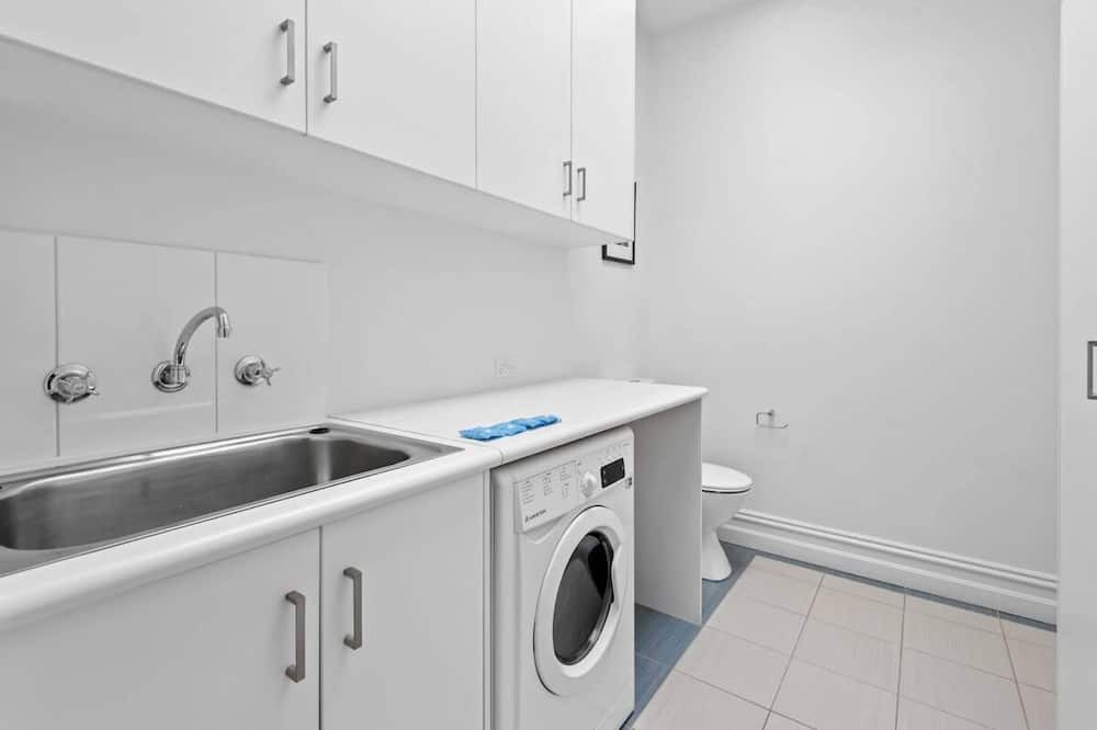 Photo of Others in Kensington