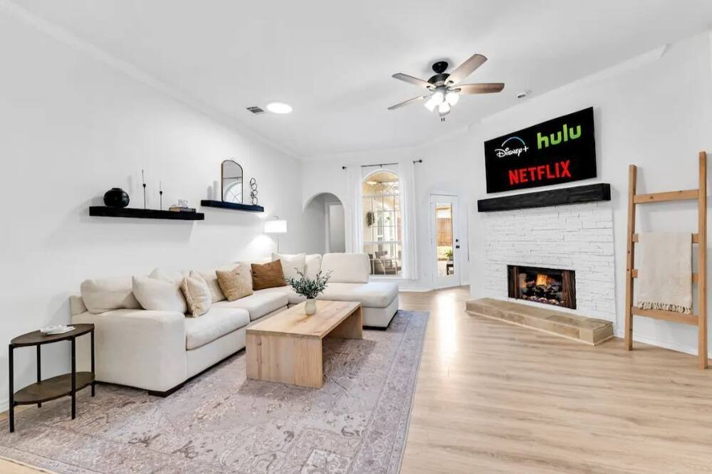 Photo of Livingroom in Grapevine
