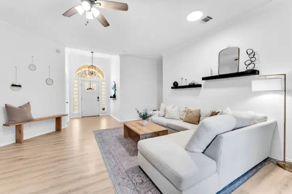 Photo of Livingroom in Grapevine