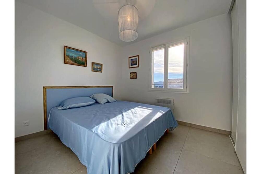 Photo of Bedroom in Pujaut