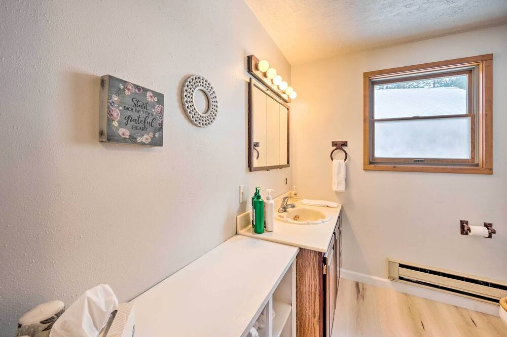 Photo of Bathroom in Lowman