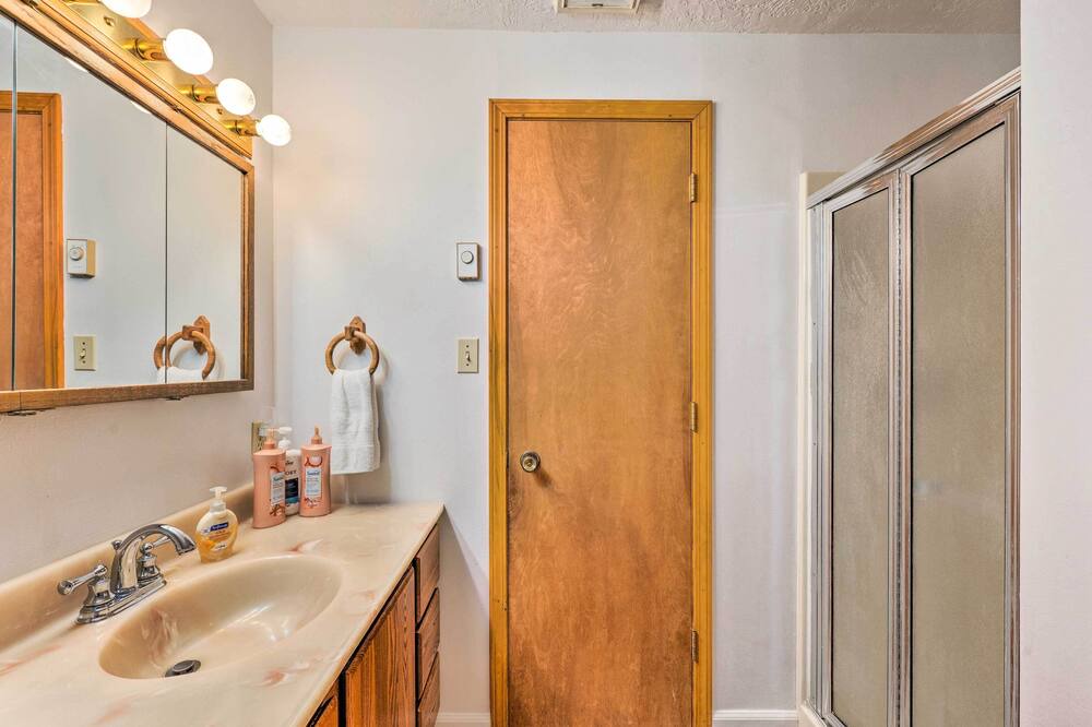 Photo of Bathroom in Lowman