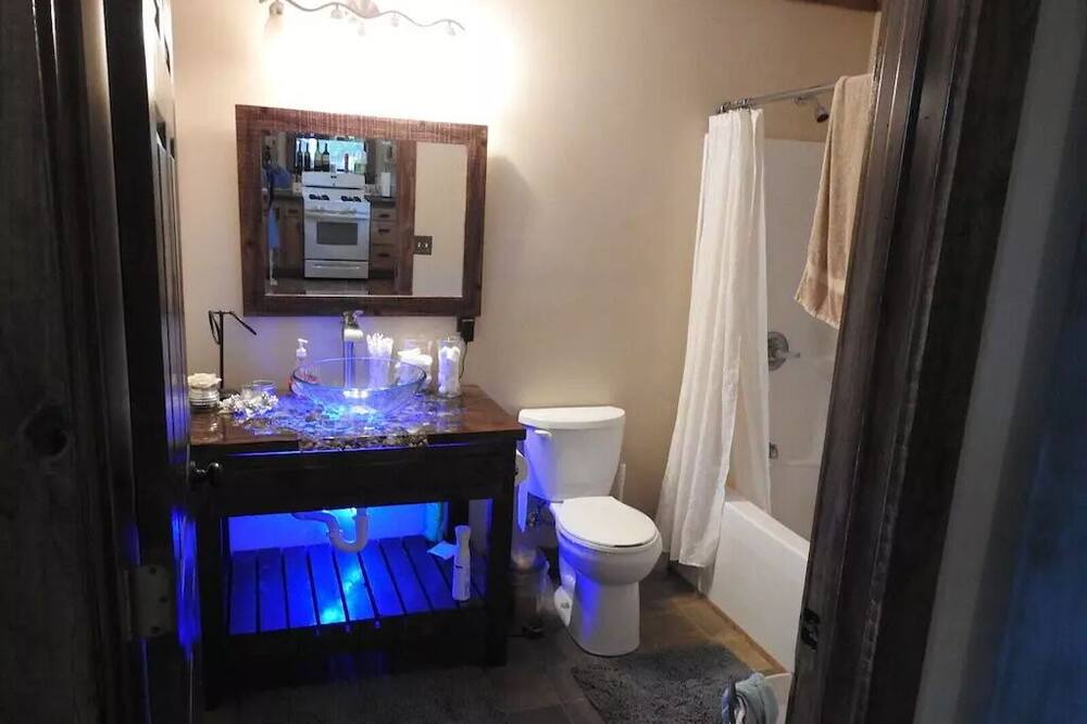Photo of Bathroom in Alix