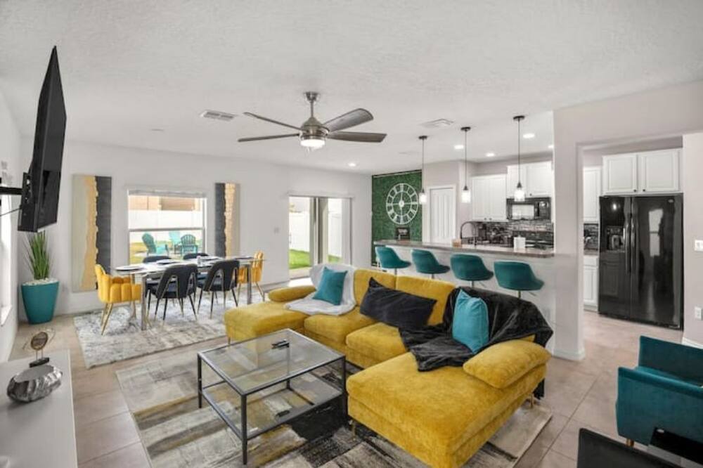 Photo of Livingroom in Greater Palm River Point CDC