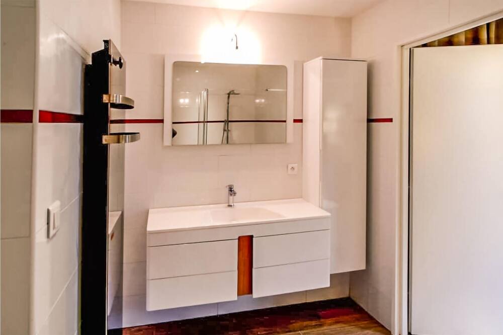 Photo of Bathroom in Fontiers-Cabardes