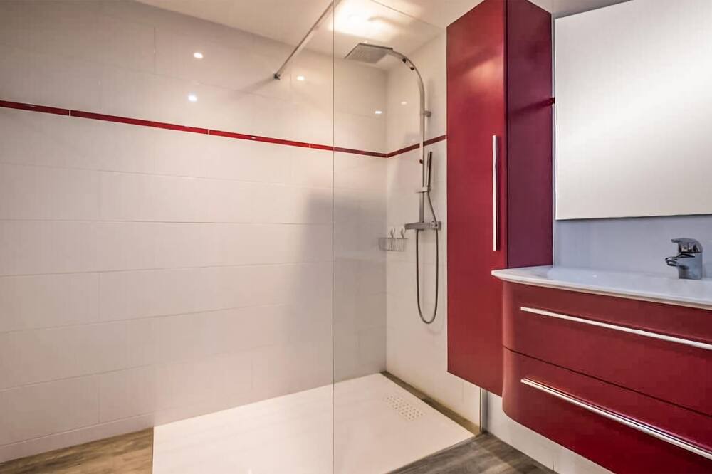 Photo of Bathroom in Fontiers-Cabardes