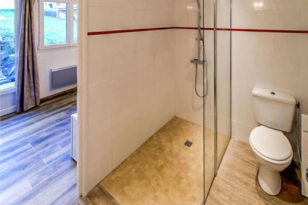 Photo of Bathroom in Fontiers-Cabardes