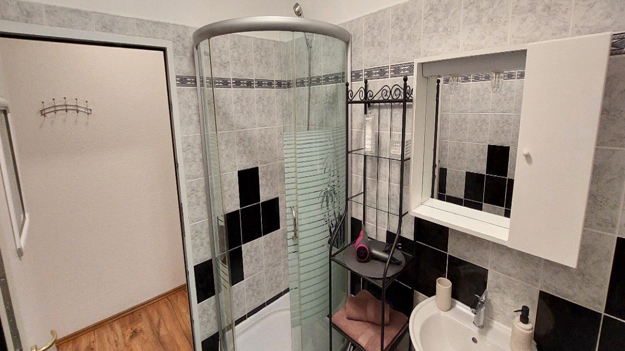 Photo of Bathroom in Cres