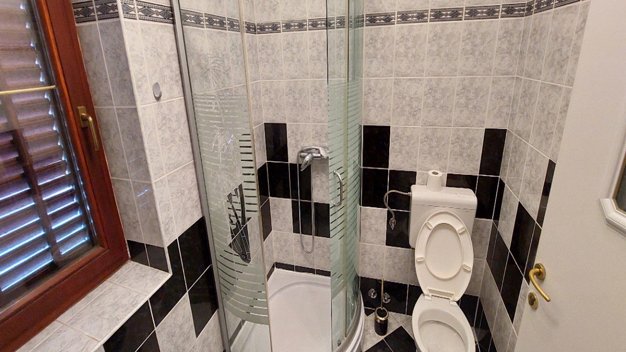 Photo of Bathroom in Cres