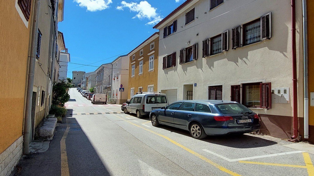 Photo of Outdoor in Cres