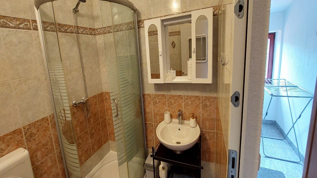 Photo of Bathroom in Cres