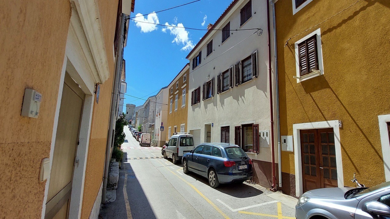 Photo of Outdoor in Cres