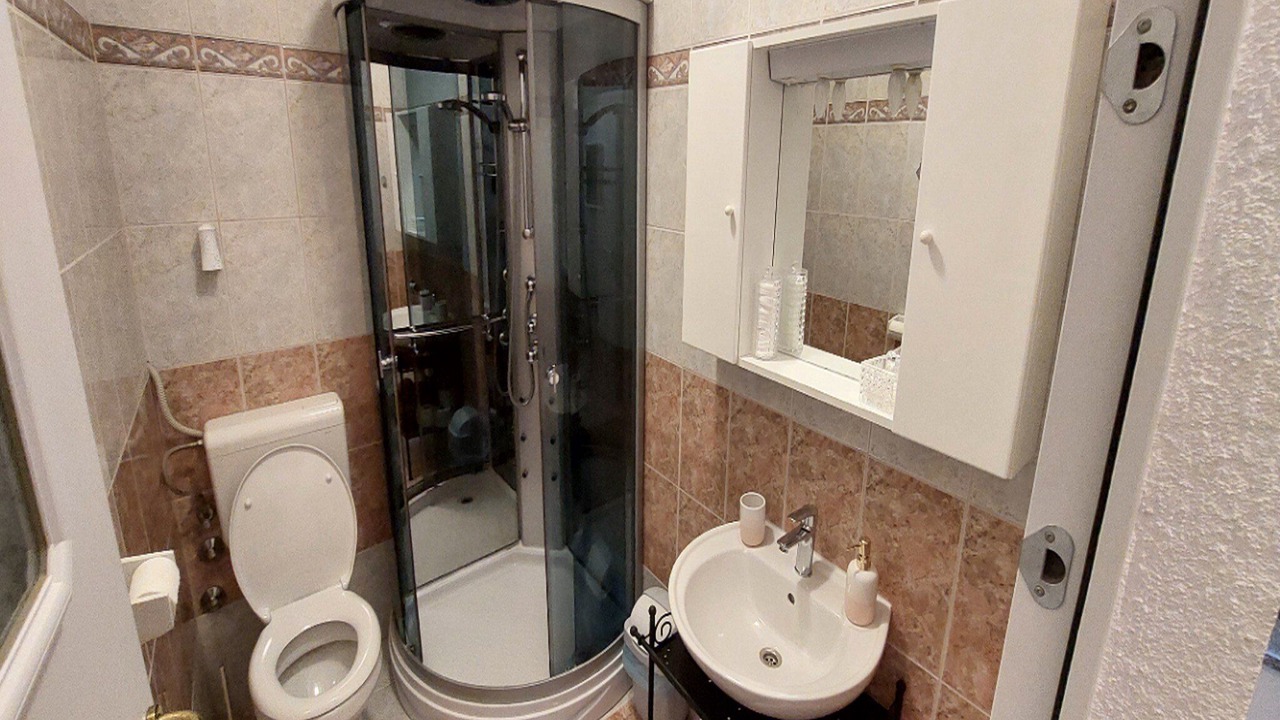 Photo of Bathroom in Cres