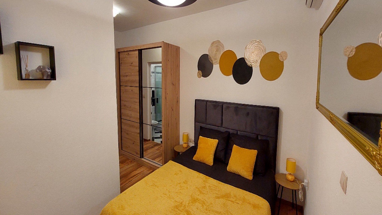 Photo of Bedroom in Cres