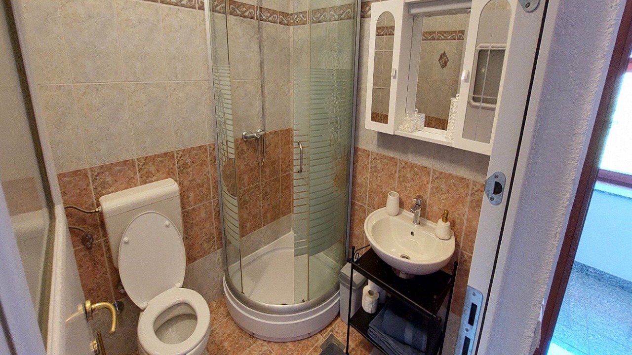 Photo of Bathroom in Cres