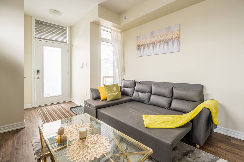 Photo of Livingroom in Beamsville