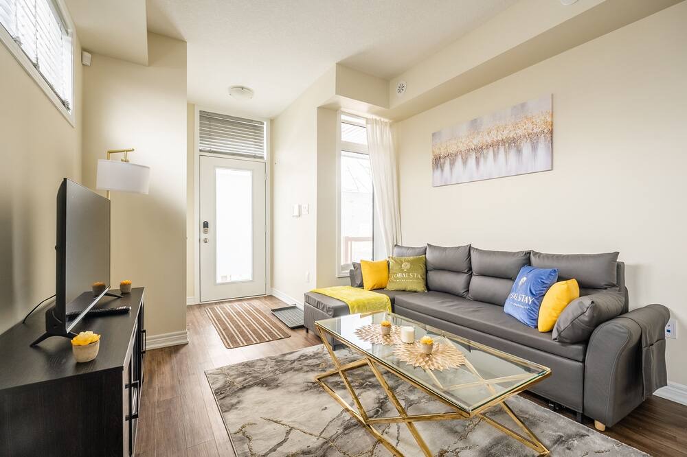 Photo of Livingroom in Beamsville