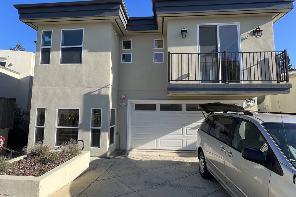 Photo of Outdoor in Claremont Hills