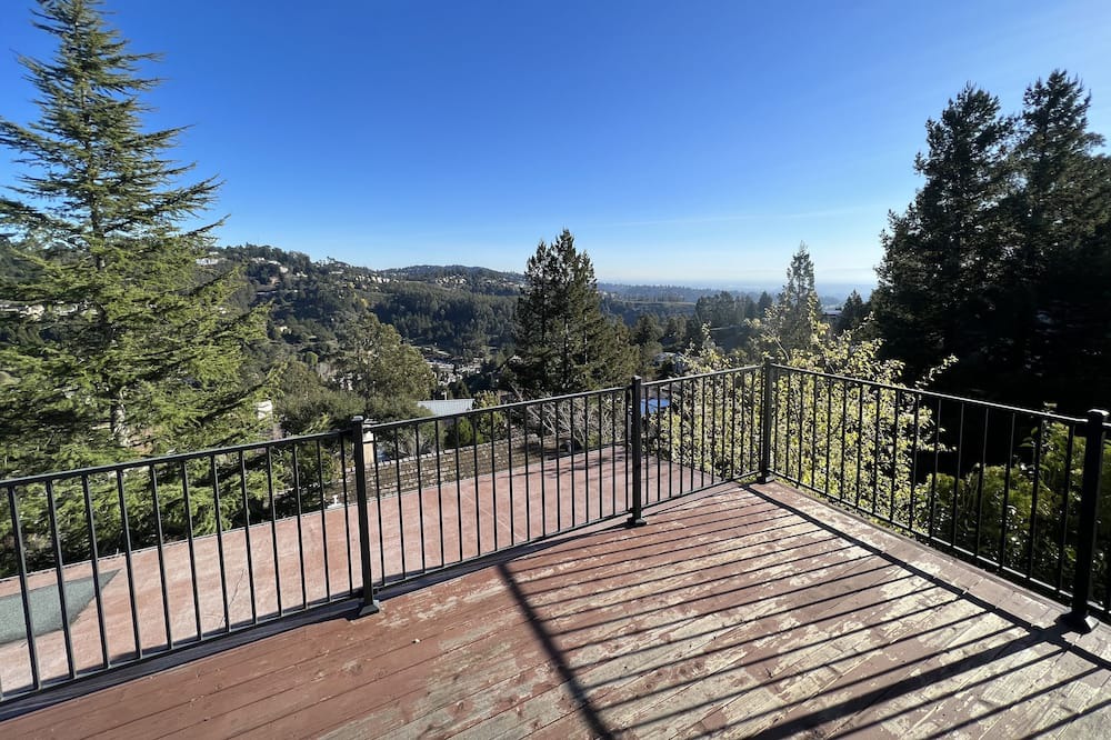 Photo of Outdoor in Claremont Hills