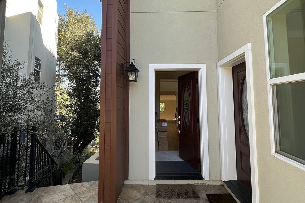 Photo of Outdoor in Claremont Hills