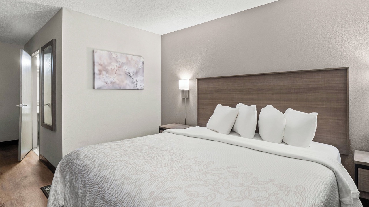 Photo of Bedroom in Belleville